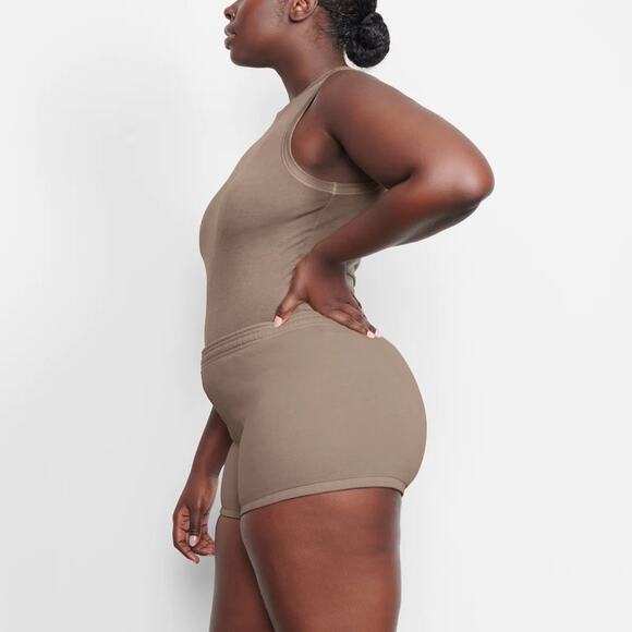 SKIMS Outdoor Fleece Shorts in Desert Tan Pull On Elastic Waist Size 4XL NEW - Picture 3 of 10